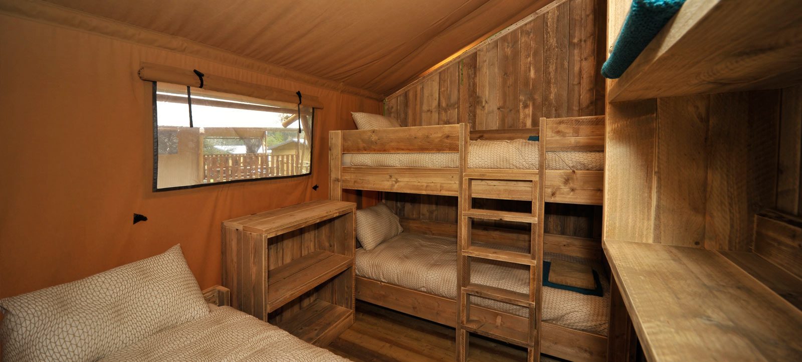 ec:allotjaments/luxe-tenten/glamping_8.jpg
