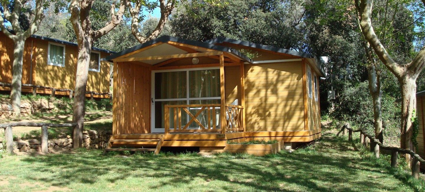 ec:allotjaments/bungalow-5/slider-bungalow-5pax-1.jpg